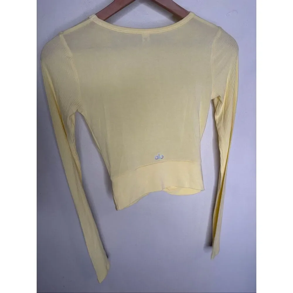 Alo Yoga Twist Front Long Sleeve | Yellow in XS
